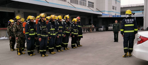 万事博服装：万事博和兴源路消防中队来我司消防演练